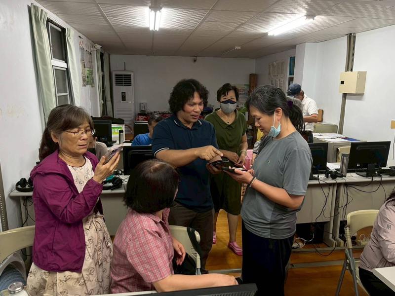 學員熱烈詢問問題