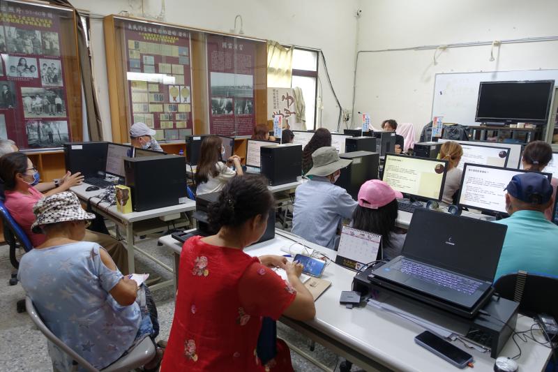 學習開箱影片拍攝的技巧,從鏡頭開始自我表達