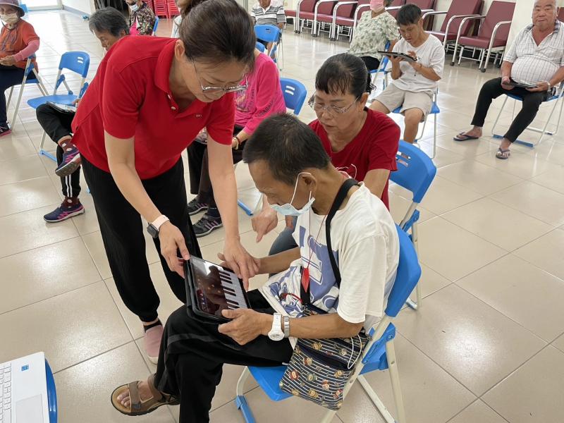 學員們互相交流