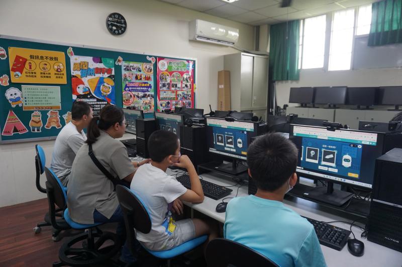 親子一同學習AI時光，認識新興科技