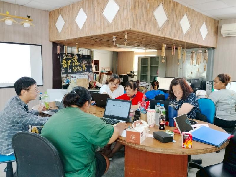 大家認真學習數位文書工作