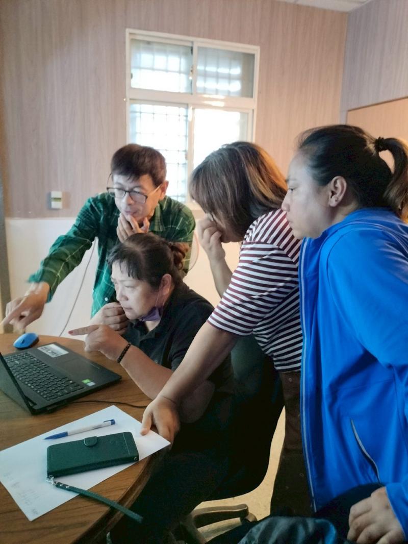 指導進階學員資料管理與應用整合,確保每位學員都能充分掌握所需技能。