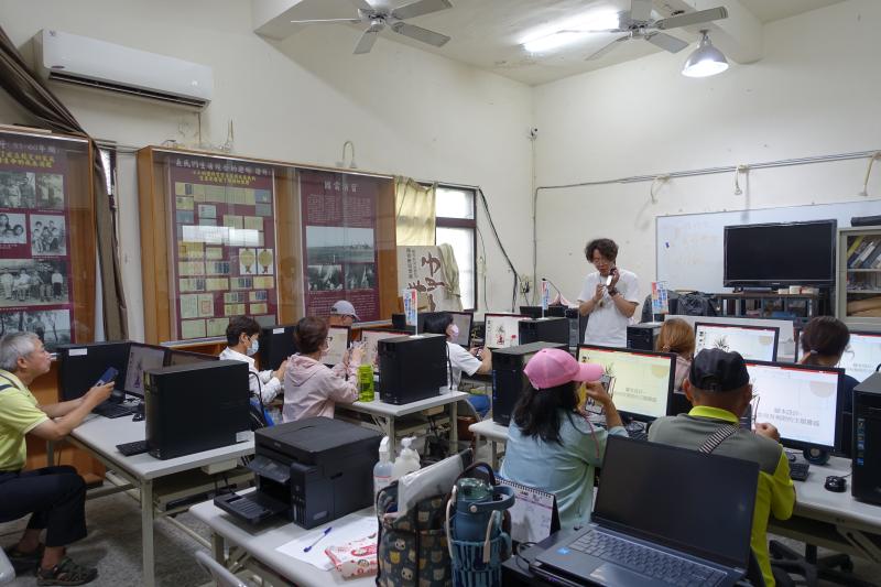 認識手機拍攝器材，強化創作實力。