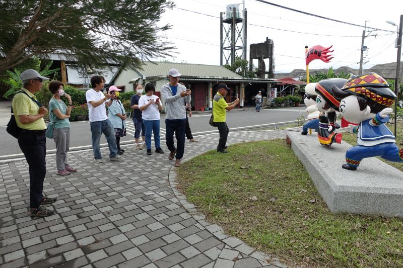導演選物實作體驗，提升拍攝效率。