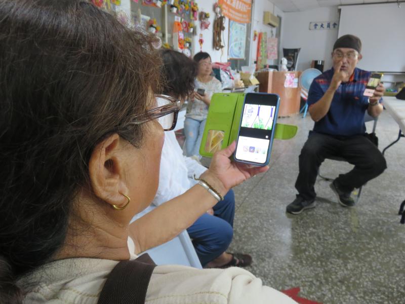 講師指導圖片美化及編輯、拼貼等..功能