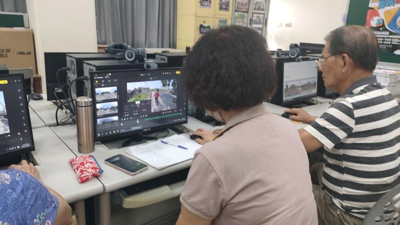 學員製作卡拉ok版字幕