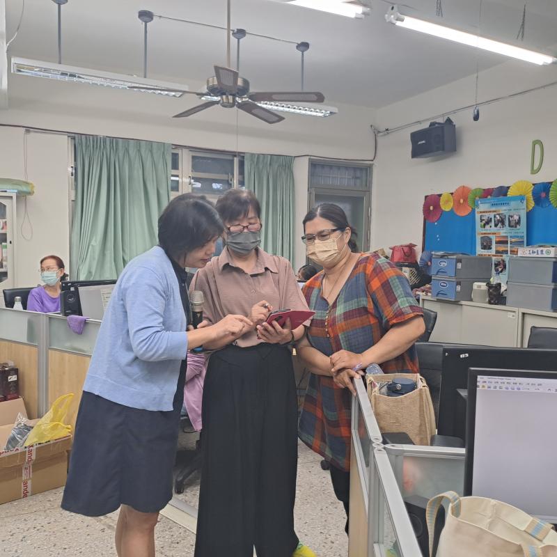 學員請教老師關於網路訂房的各種要領與技巧，還有一些訂房的優惠資訊