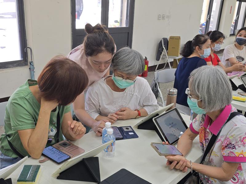 老師解決學員操作遇到的疑問。