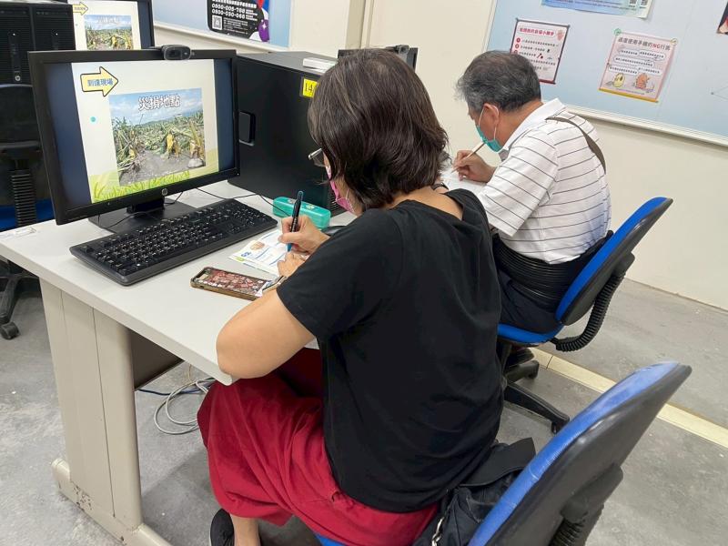 趕緊記筆記....回家忘記還能看一下