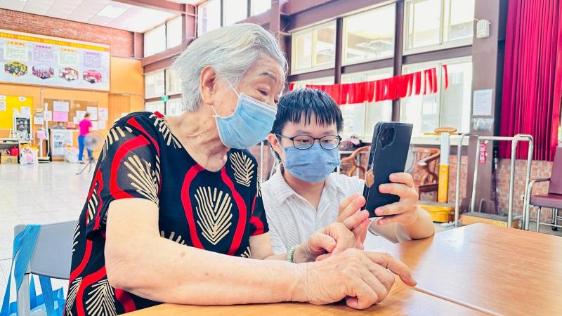 獲得數位新知及地方諮詢數位問題之管道