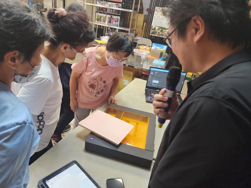 老師在說明今天課程