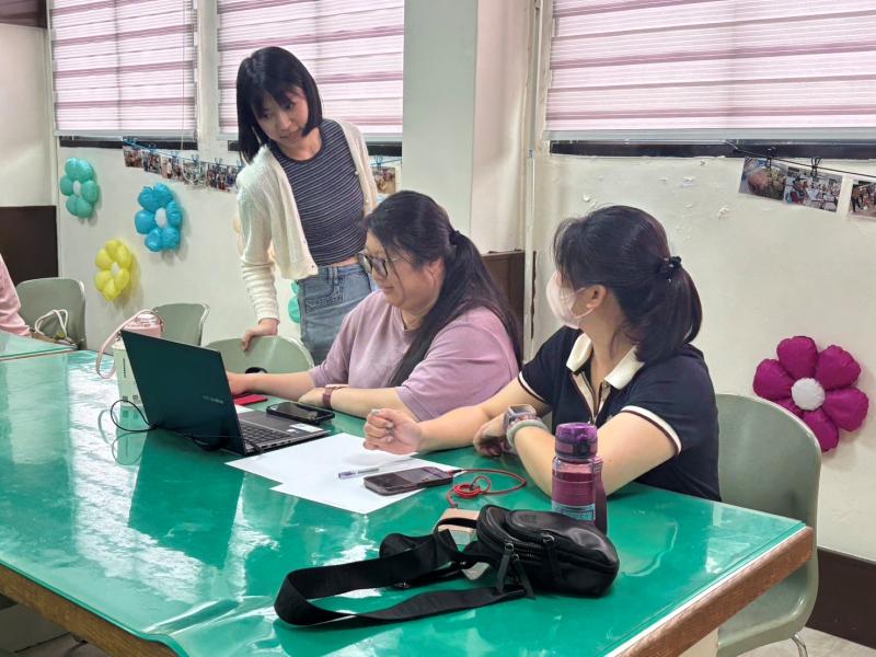 講師指導學員操作