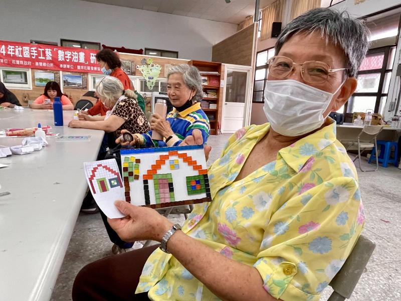 長者非常喜歡自己做的作品