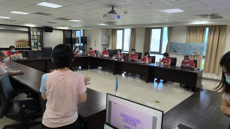 淺顯易懂的上課，學員們都很有精神