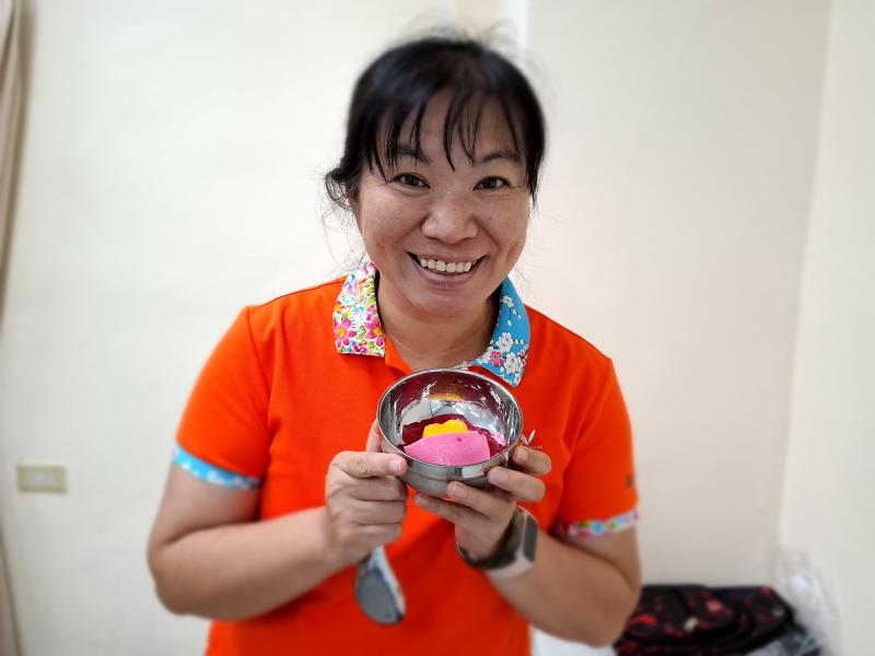 學員與製作的果凍成果開心合照