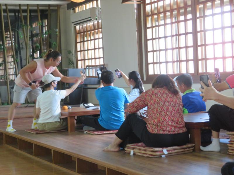 老師在直指導學員