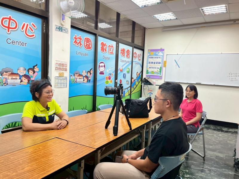 魔發屋理事長凃麗虹接受採訪。