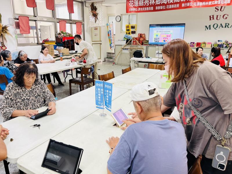 科技不只屬於年輕人，長者也能優雅掌握智慧生活。