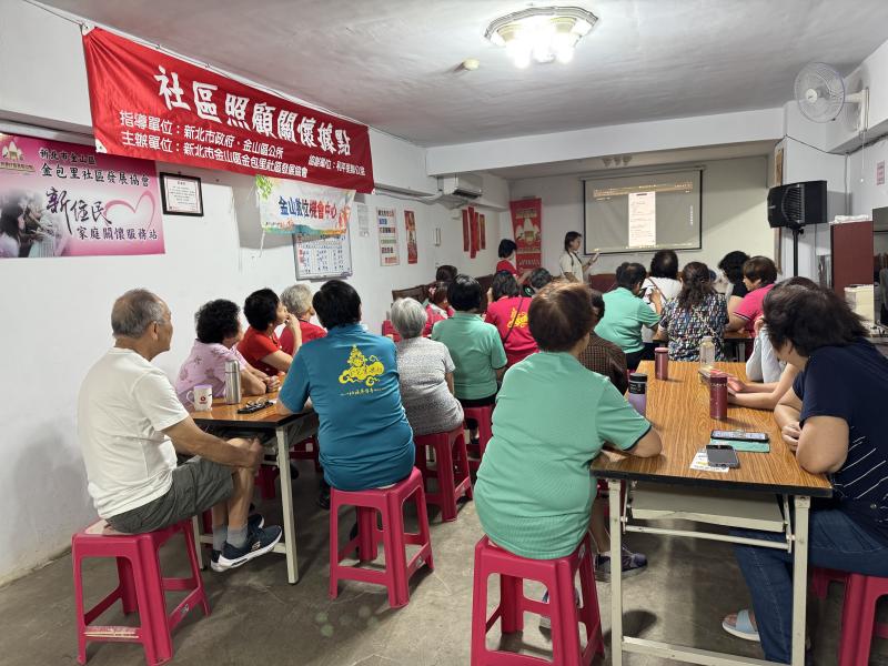 老師教Google尋找店家及學員認真的學習以及上網5星評價