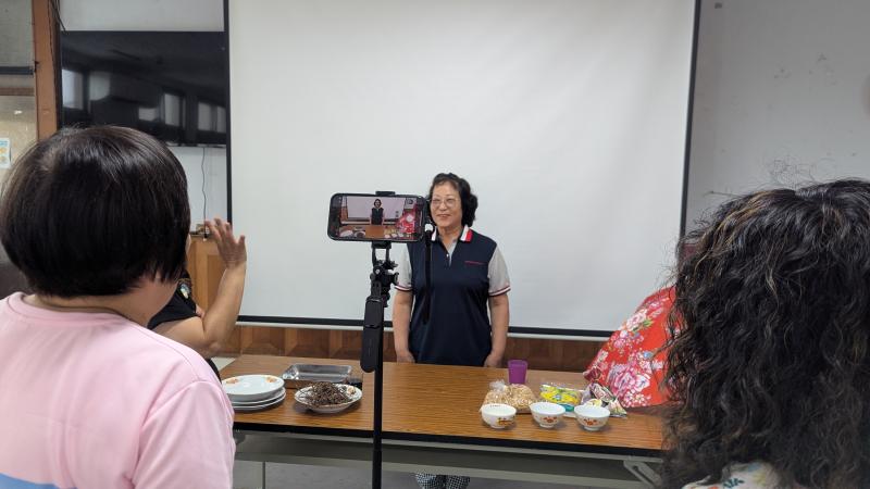 面對鏡頭的說話練習