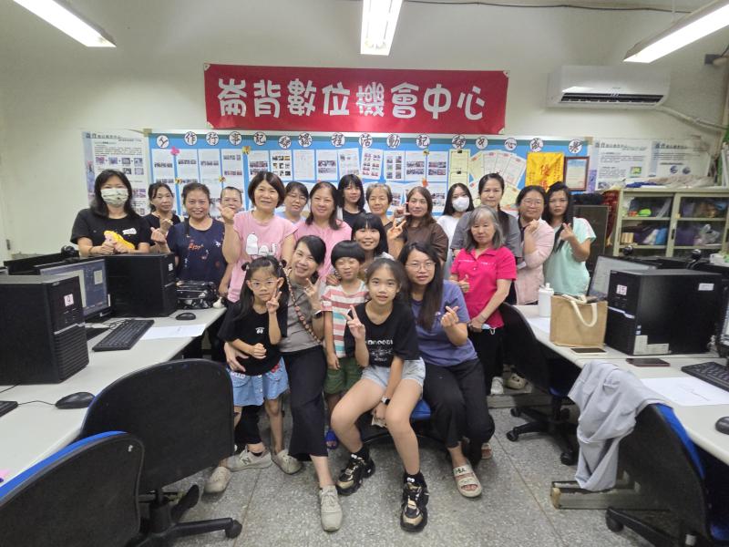 參與學員課後留影。