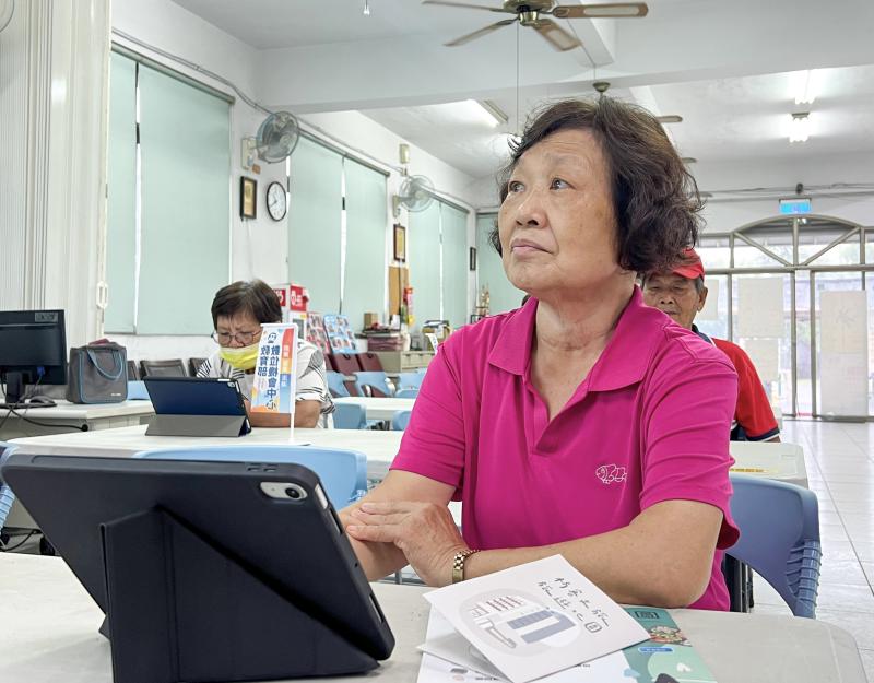 學員嘗試運用地圖設計工具，為自己的社區地圖進行繪製與編輯。