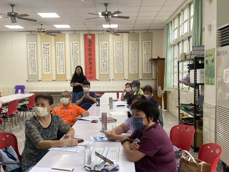 跟隨老師步驟練習