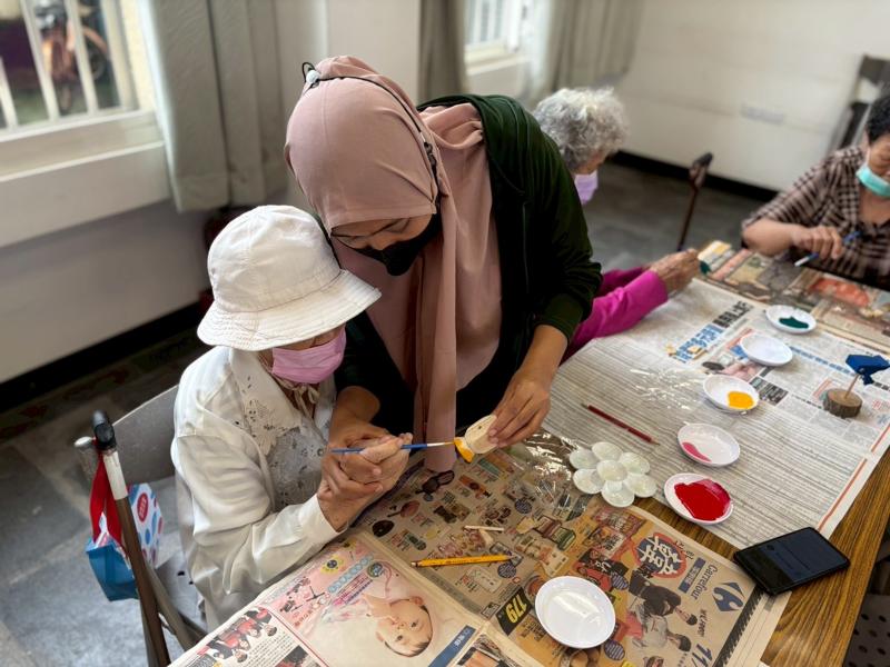 外老帶著長輩一起玩樂