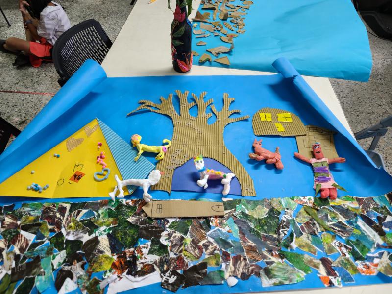 其中一組的動偶與背景