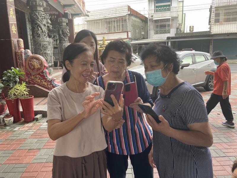 現場學員對拍照的成果感到滿意