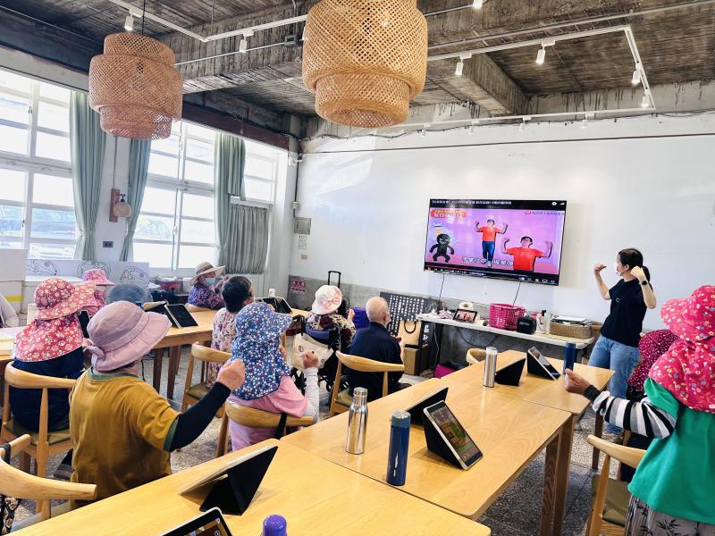 防詐健身操認識各種情境的詐騙,搭配運動更健康