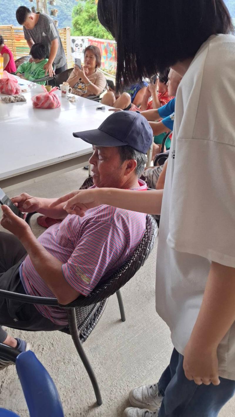 學員第一次下載chatGPT 學習操作