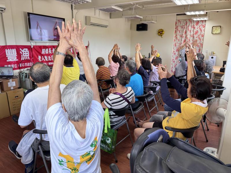 養成自主規律運動的習慣，提升功能性體適能