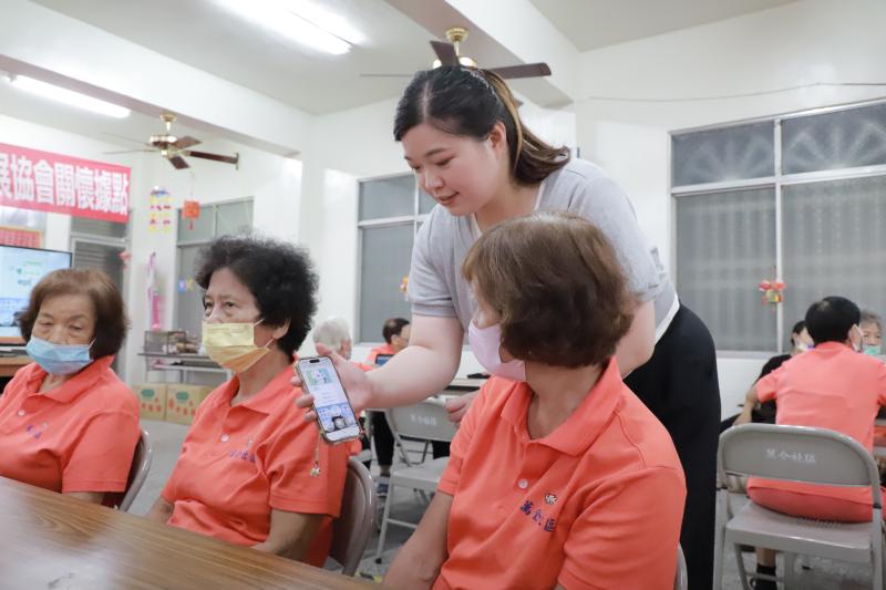 講師示範操作健康保健宣導訊息(保健雲、健康雲)流程