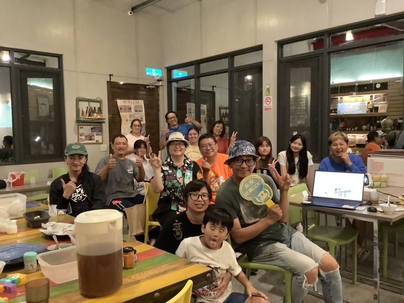 所有學員一起拍合照