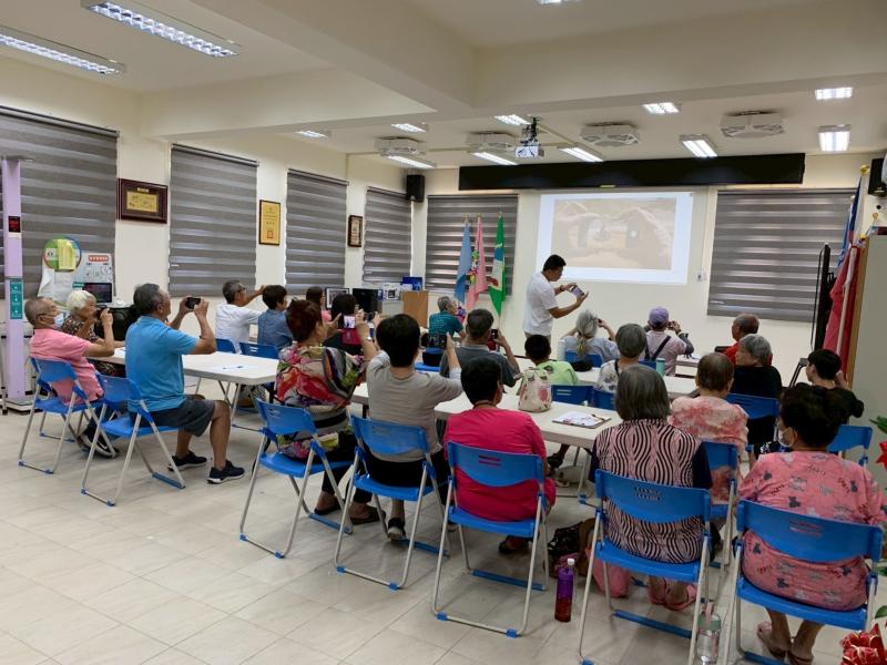 老師講解如何自拍