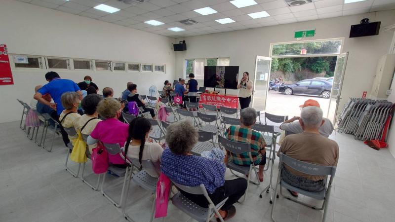 老師在說明課程