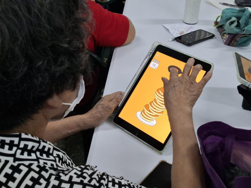 利用遊戲熟悉平板手指往上往下操作