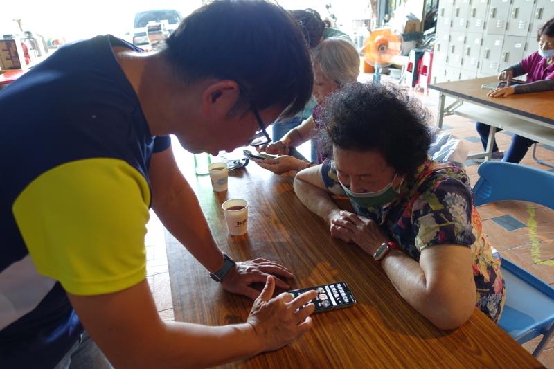 課程增進學員數位能力，讓社區工作者更有信心解決問題，協助民眾生活更便利。