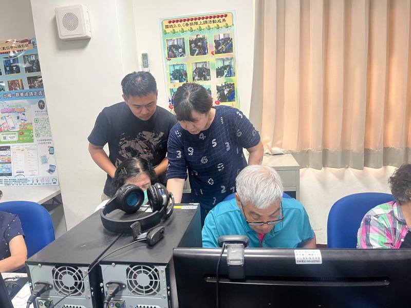 LINE Pay 官方網頁 介紹支付、轉帳、綁定銀行卡與安全設定等,幫助學員學會安全使用行動支付。