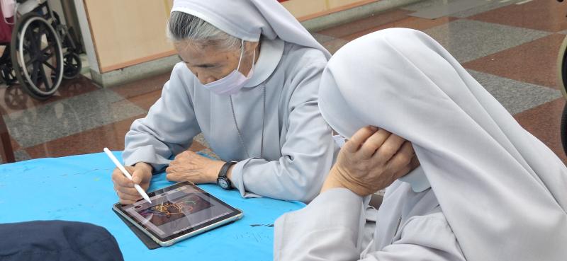 修女們實際操作