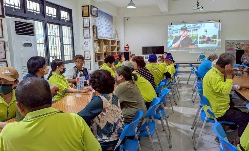 學員分享AI練習成果，講師講解指令運用重點與改進方向，協助大家熟悉Copilot操作與提升創作效果。