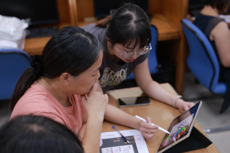 學員完成獨一無二的作品