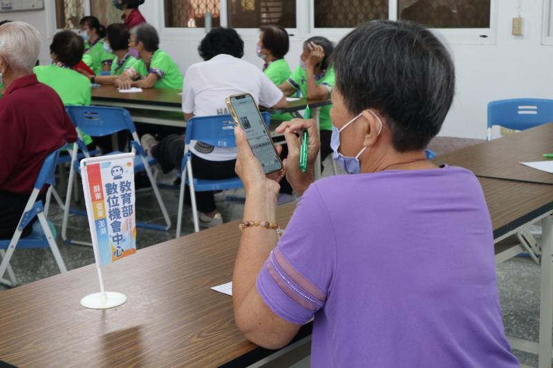 使用Chat GPT修飾照片故事的文字內容。