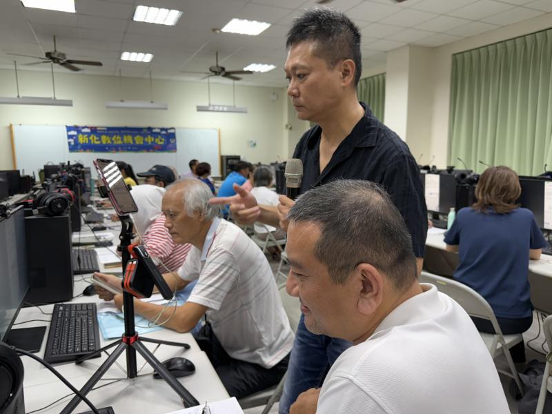 針對學員的問題，直接操作給學員看