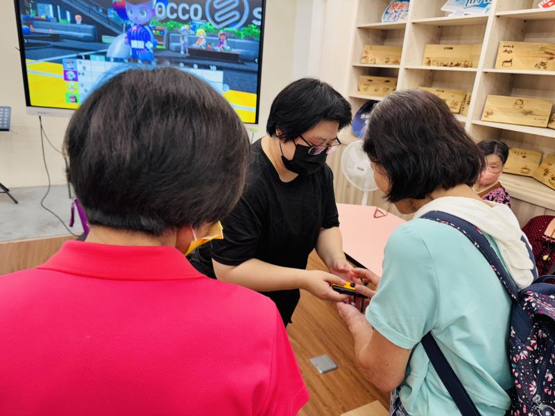 認識及操作互動手把