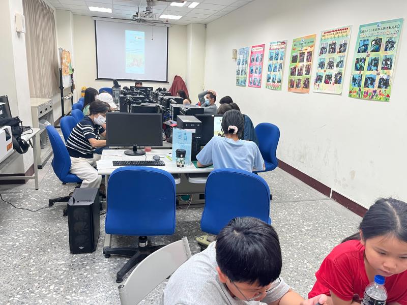 課程鼓勵學員回家後持續練習,活用所學技巧,讓網頁設計成為日常生活的實用工具,創造更多溫馨互動。