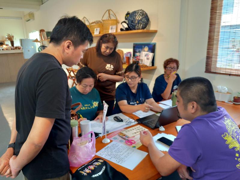 課程進行間，講師也會跟學員們一起腦力激盪。