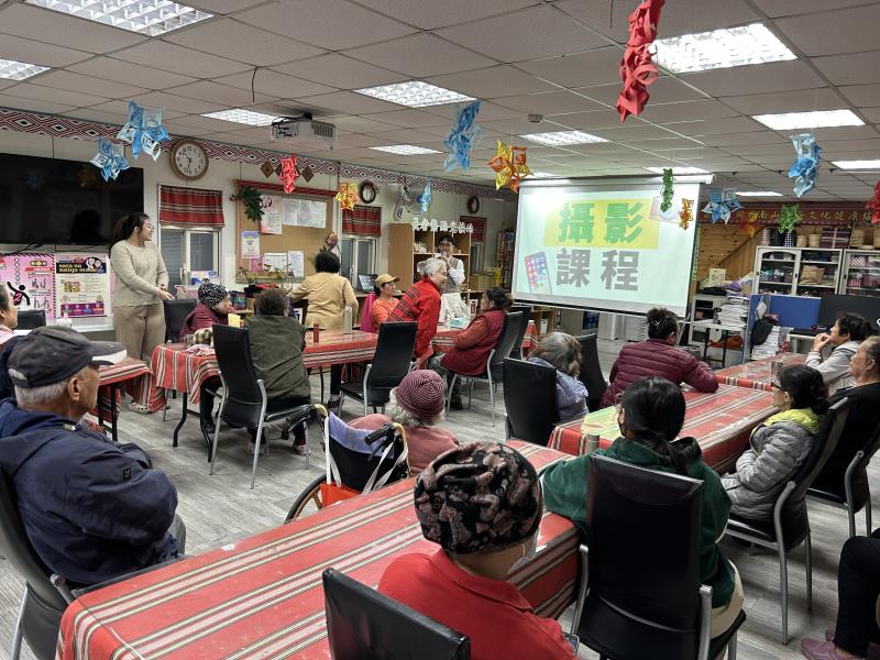 講師介紹何謂攝影