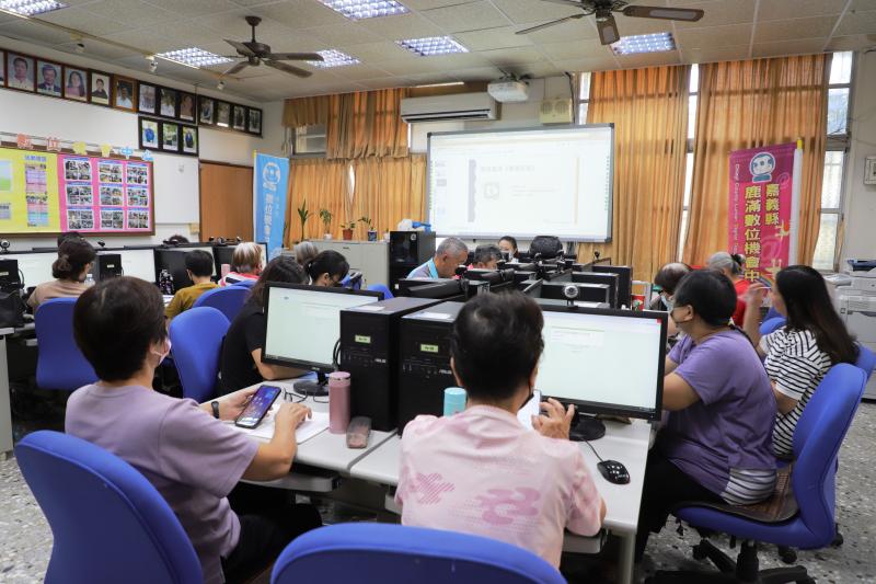 講師介紹簡單記帳APP